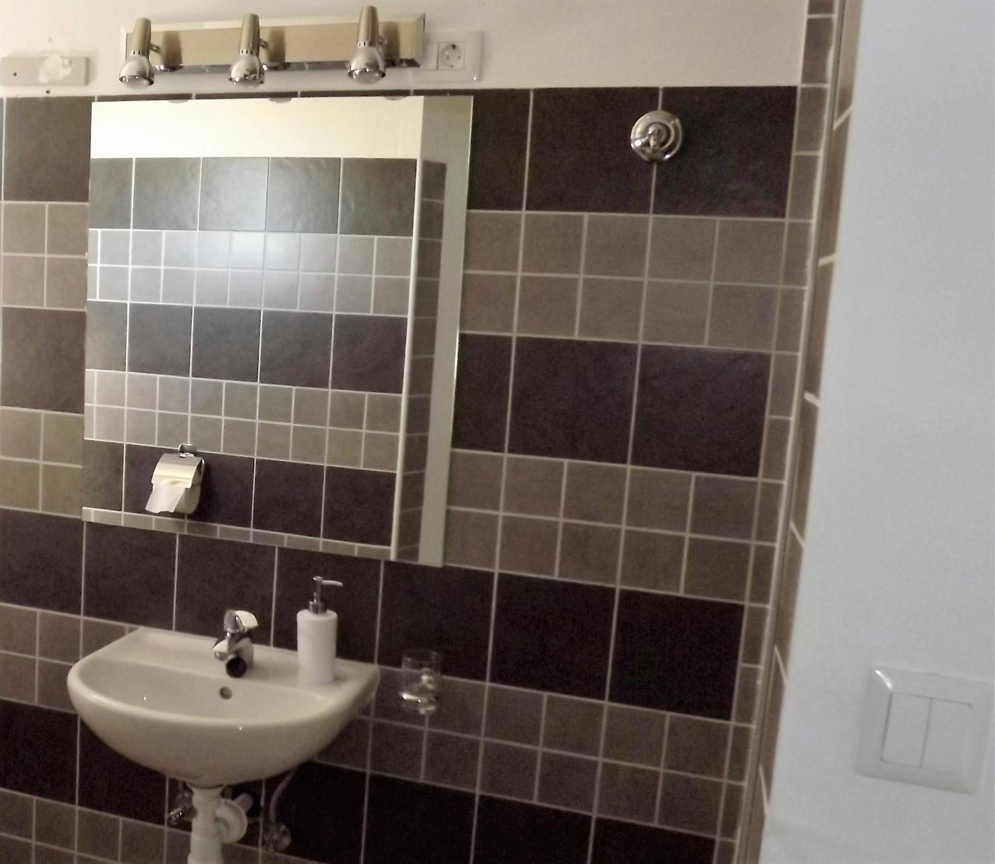 Apartman Holidays Budget 12 *